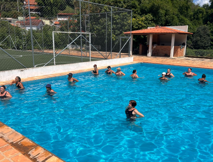 Prefeitura de Monte Alegre do Sul oferece aulas gratuitas de hidroginástica à população