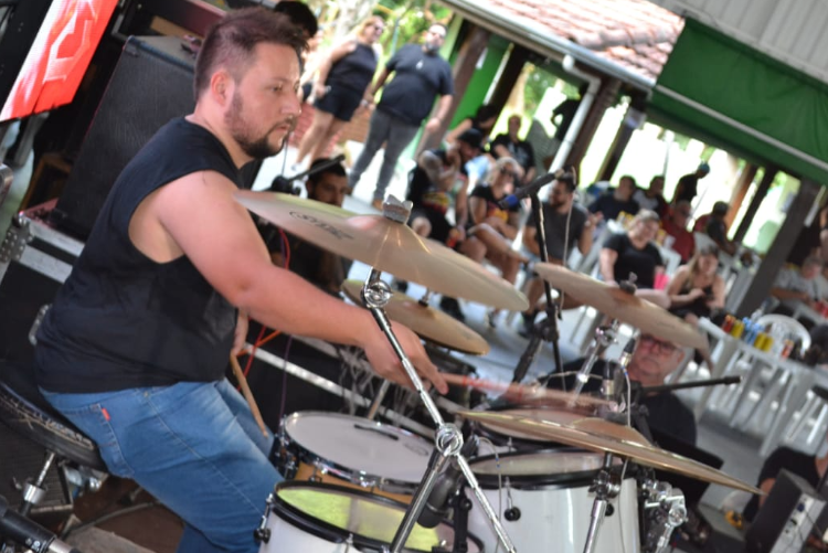 “CARNAROCK 2026” agitou o Sábado de Carnaval em Pedreira com muitos shows