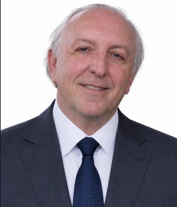 Há de se despertar o “Farol”: um chamado à resistência das letras