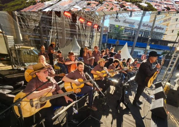 ORQUESTRA DE VIOLEIROS DE PEDREIRA: QUANDO A TRADIÇÃO VIRA POLÍTICA CULTURAL VIVA