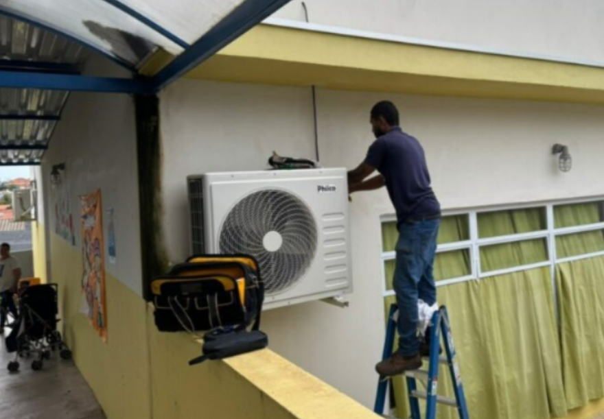 100% da rede elétrica das escolas está concluída para instalação de ar-condicionado