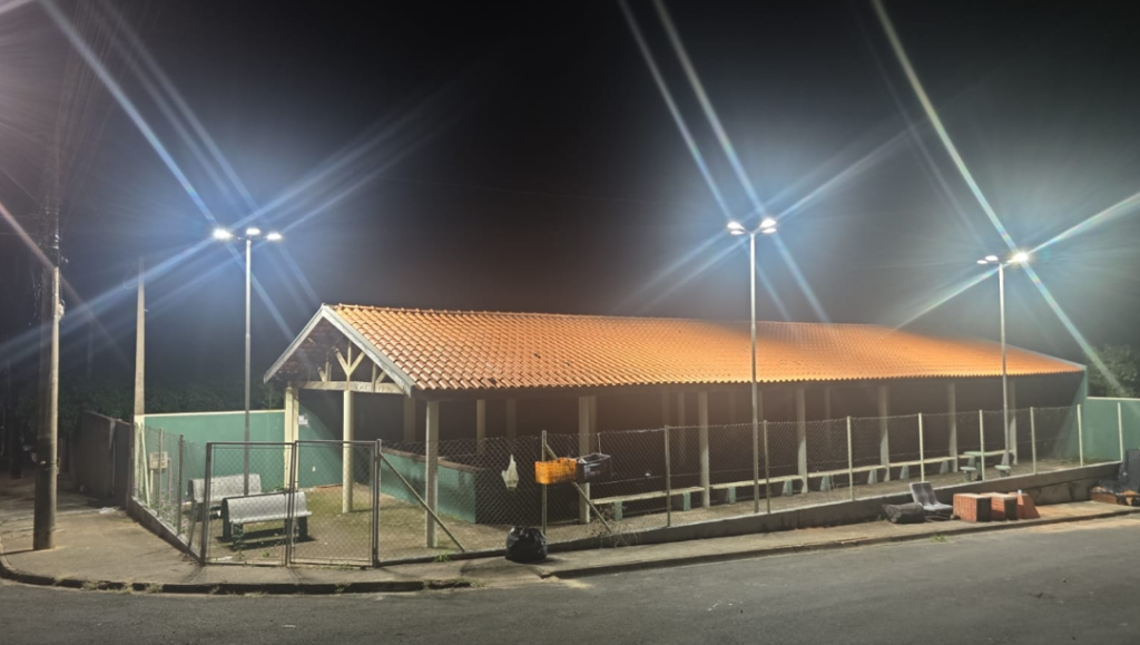 Prefeitura conclui instalação de iluminação no campo de bocha do São Judas