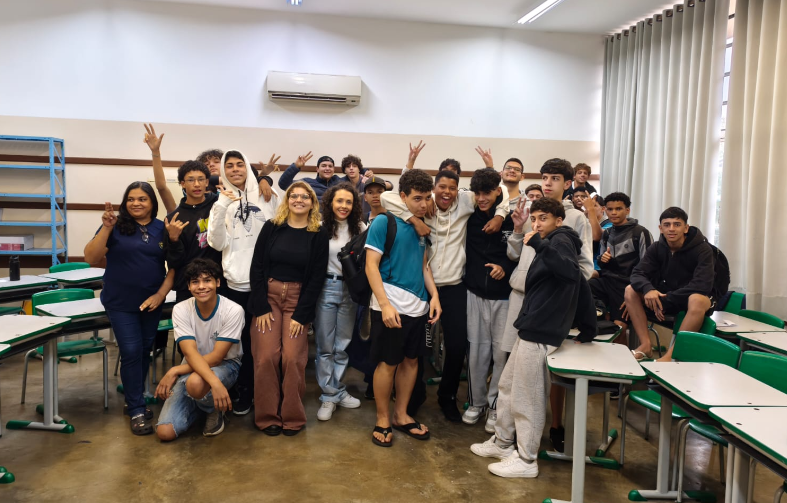 SAÚDE LEVA DEBATE SOBRE BULLYING E SAÚDE MENTAL ÀS ESCOLAS ESTADUAIS DE JAGUARIÚNA