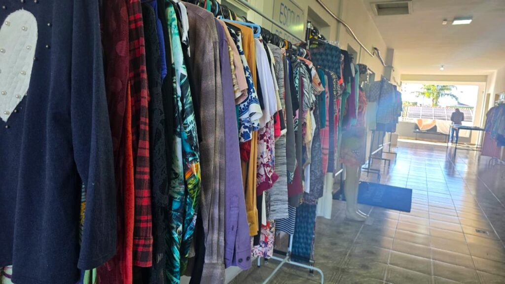 Bazar Beneficente terá roupas e acessórios por até R$ 10 neste sábado