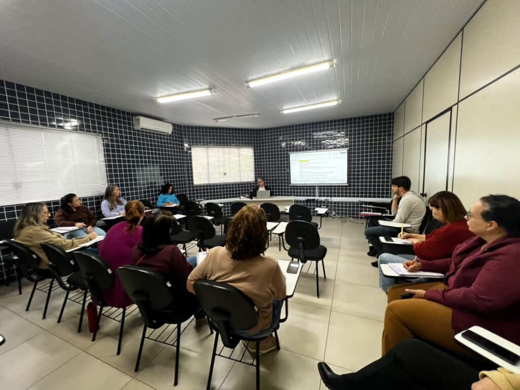 Secretaria de Educação realiza reunião para fortalecer políticas voltadas à Primeira Infância