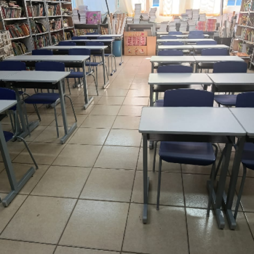 Prefeitura adquire novas carteiras para Unidades Escolares