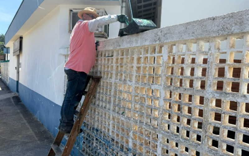 Prefeitura inicia pintura do Posto de Saúde Central
