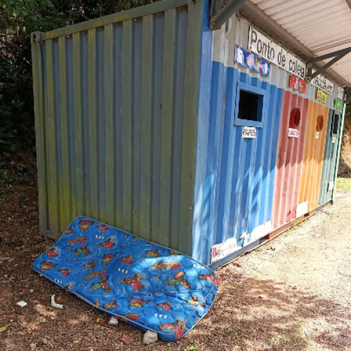 Prefeitura orienta sobre o descarte de materiais recicláveis no container municipal