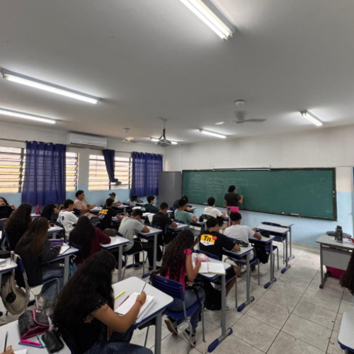 Volta às aulas marca início do ano letivo na rede municipal