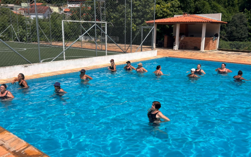 Prefeitura de Monte Alegre do Sul oferece aulas gratuitas de hidroginástica à população