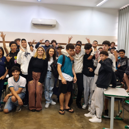 SAÚDE LEVA DEBATE SOBRE BULLYING E SAÚDE MENTAL ÀS ESCOLAS ESTADUAIS DE JAGUARIÚNA
