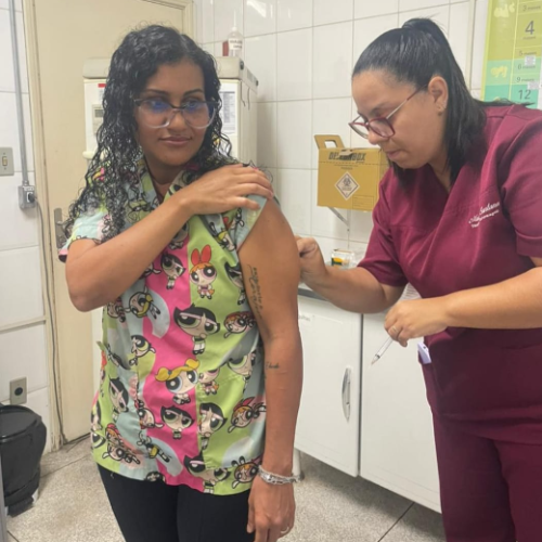 Secretaria de Saúde de Pedreira iniciou a Vacinação contra a Dengue