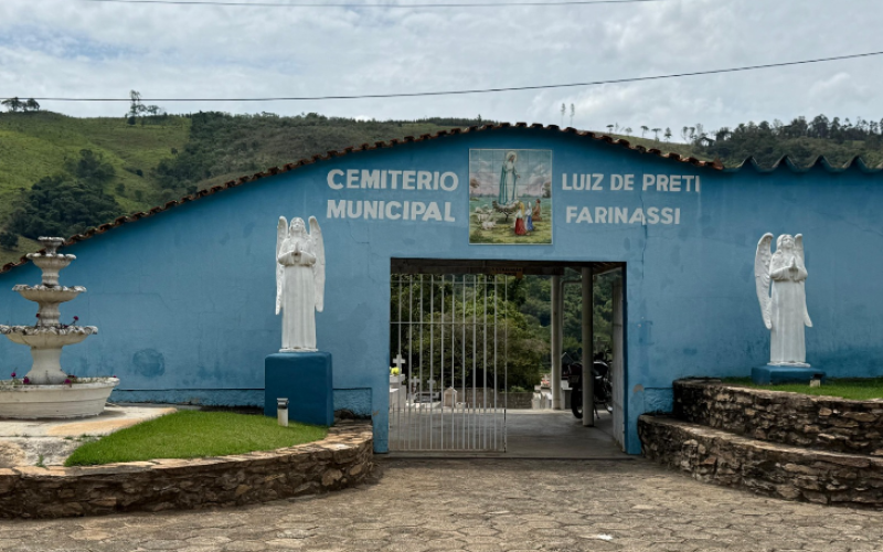 Prefeitura realiza plantão para recadastramento de sepulturas no Cemitério Municipal