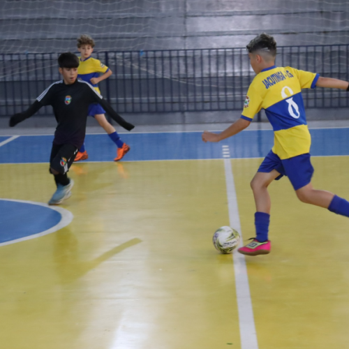 Prefeitura oferece aulas esportivas gratuitas para crianças, jovens e terceira idade