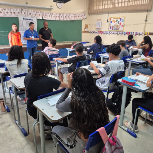 JAGUARIÚNA ENCERRA AÇÕES DO MAIO LARANJA COM CONSCIENTIZAÇÃO EM ESCOLA