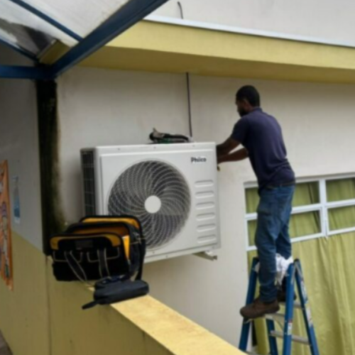 100% da rede elétrica das escolas está concluída para instalação de ar-condicionado