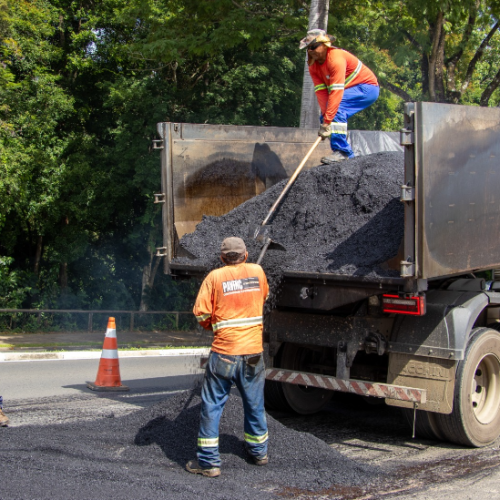 PREFEITURA REALIZA OPERAÇÃO TAPA-BURACOS EM VÁRIOS PONTOS DE JAGUARIÚNA