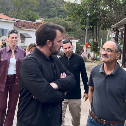 Pedreira recebe ônibus escolar rural e recursos para entidades sociais