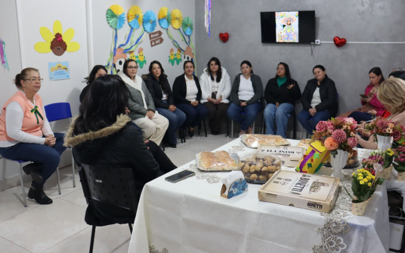 AEE promove Café Especial para acolher mães atípicas e profissionais da Educação Especial