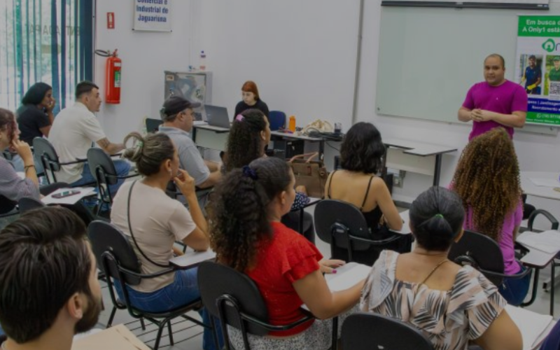 25 CANDIDATOS PARTICIPAM DE MUTIRÃO DE EMPREGO NO PAT NESTA SEXTA
