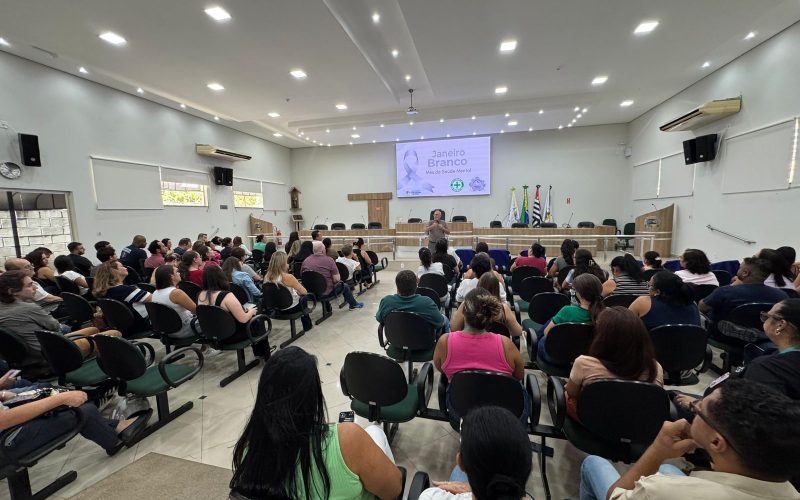 Janeiro Branco: Palestra sobre saúde mental e bem-estar reúne mais de 100 servidores na Câmara Municipal