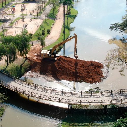 JAGUARIÚNA INICIA REVITALIZAÇÃO DO PARQUE DOS LAGOS E DESASSOREAMENTO DAS LAGOAS