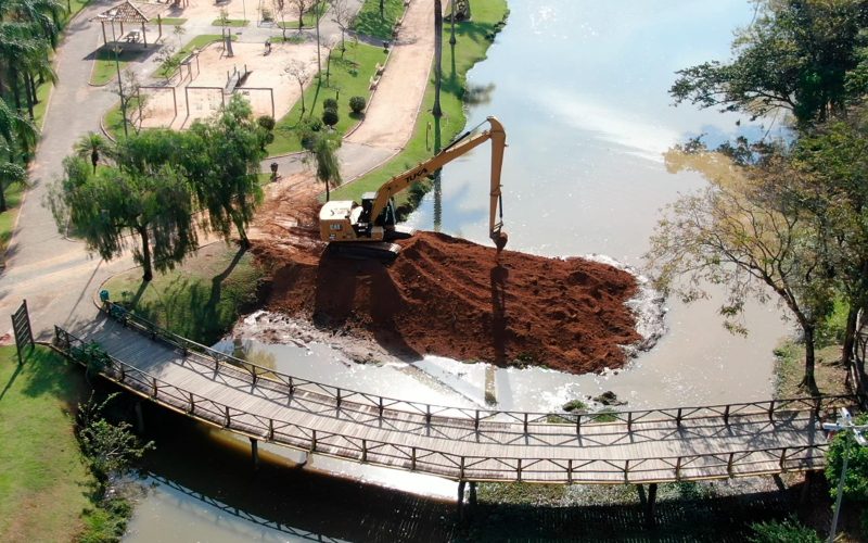 JAGUARIÚNA INICIA REVITALIZAÇÃO DO PARQUE DOS LAGOS E DESASSOREAMENTO DAS LAGOAS