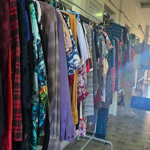 Bazar Beneficente terá roupas e acessórios por até R$ 10 neste sábado
