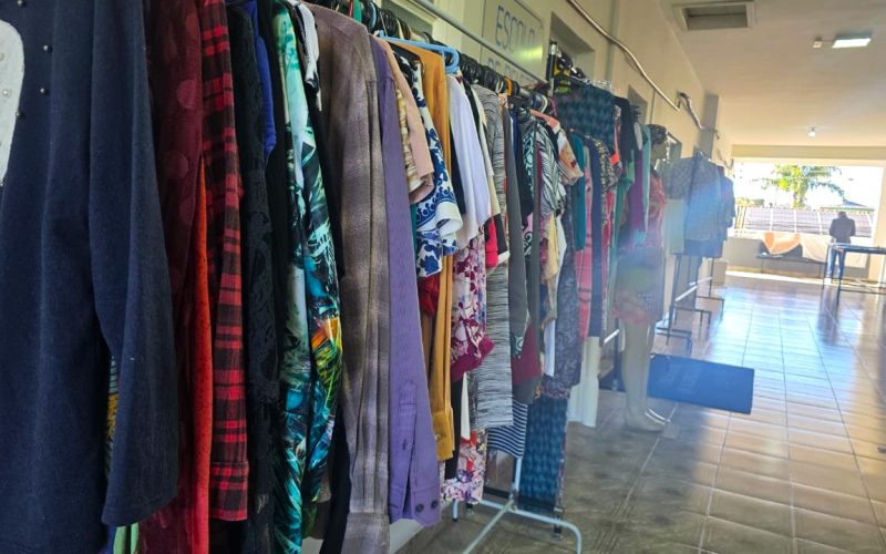 Bazar Beneficente terá roupas e acessórios por até R$ 10 neste sábado