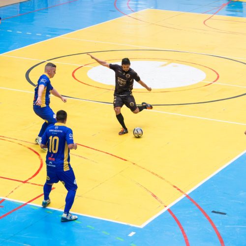 TAÇAS PRATA E OURO DO FUTSAL AMADOR REGISTRAM 73 GOLS NA PRIMEIRA RODADA